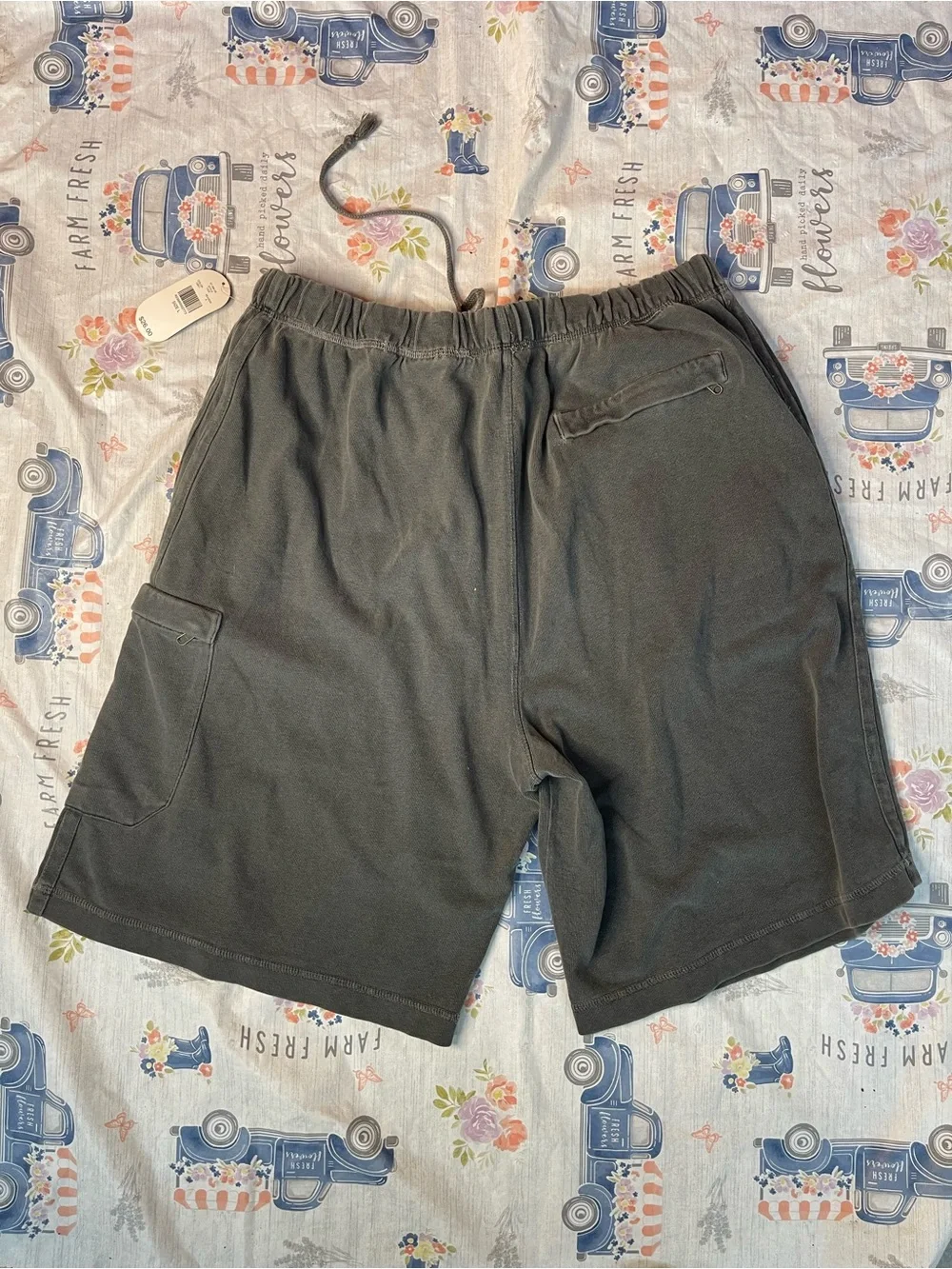 Emerge Charcoal/Washed Black Knit Cargo Shorts Men's Large NWT